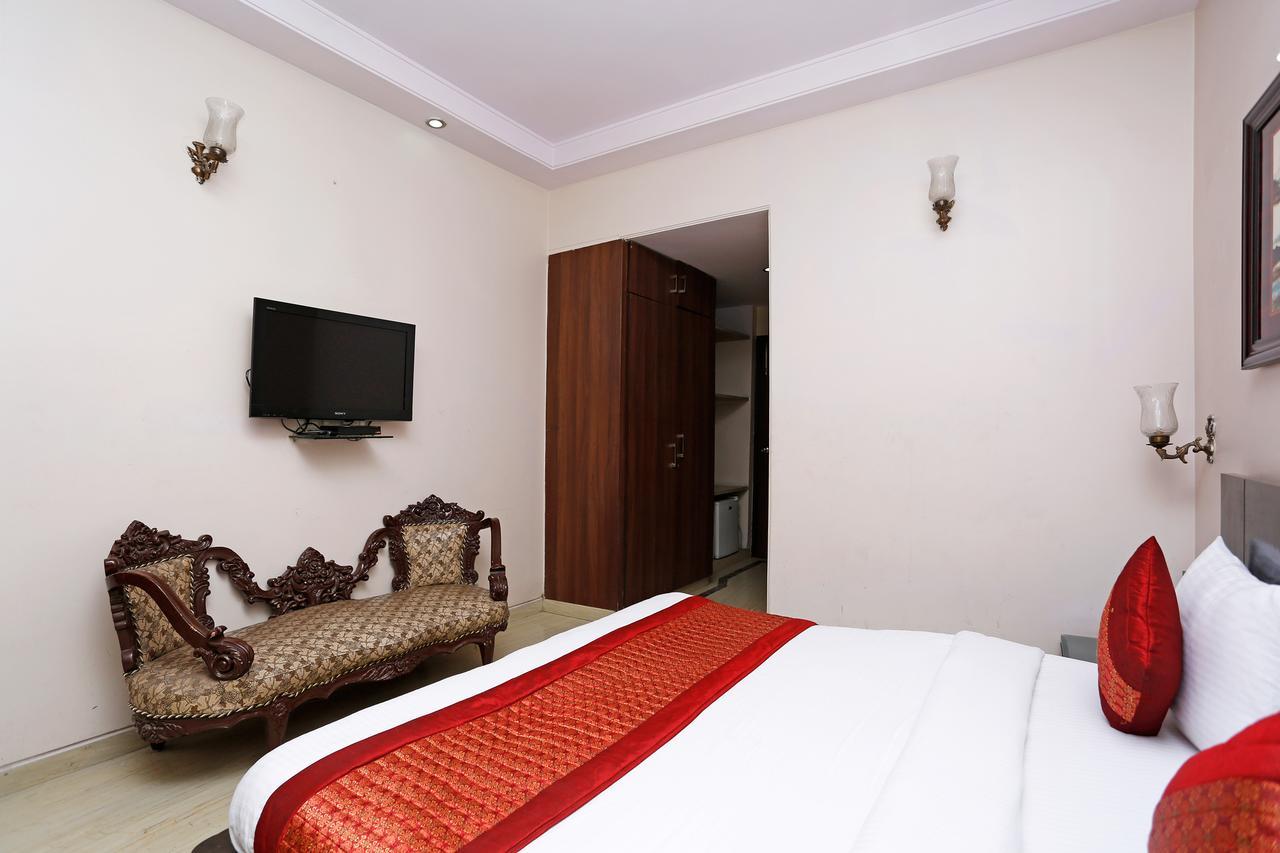 نيودلهي Oyo 5401 Hotel Mid Town المظهر الخارجي الصورة