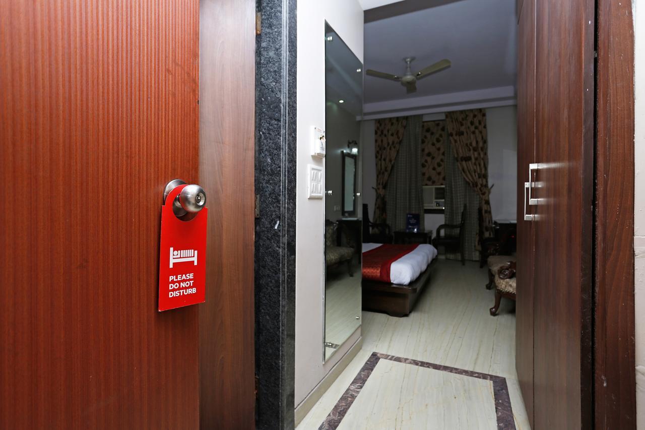 نيودلهي Oyo 5401 Hotel Mid Town المظهر الخارجي الصورة