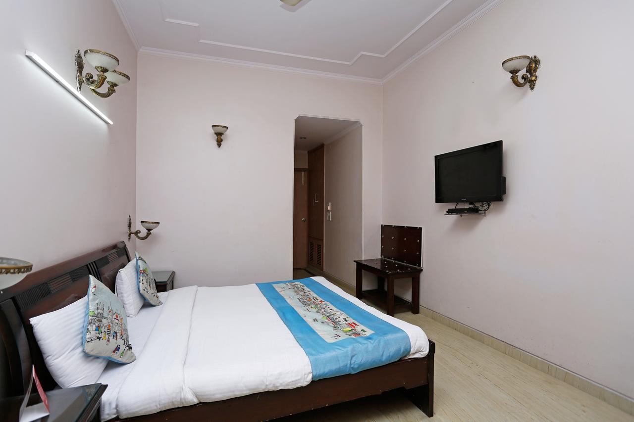 نيودلهي Oyo 5401 Hotel Mid Town المظهر الخارجي الصورة