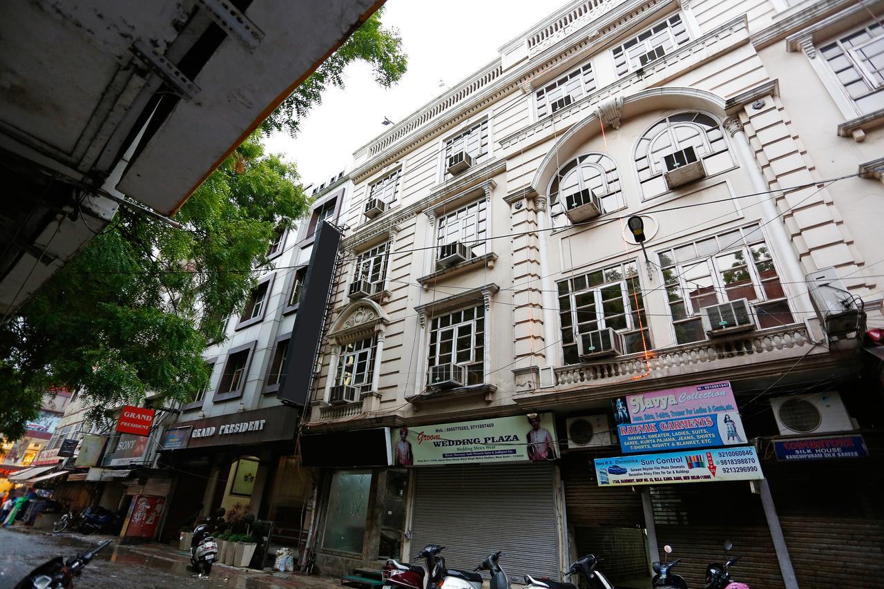 نيودلهي Oyo 5401 Hotel Mid Town المظهر الخارجي الصورة