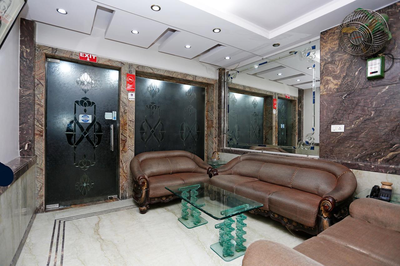 نيودلهي Oyo 5401 Hotel Mid Town المظهر الخارجي الصورة