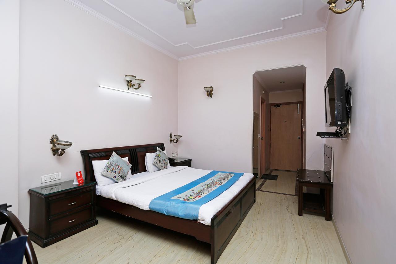 نيودلهي Oyo 5401 Hotel Mid Town المظهر الخارجي الصورة
